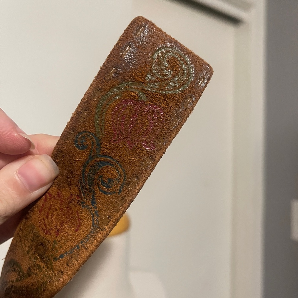 Genuine Leather Floral Design Distressed Brown Belt - Picture 3 of 4